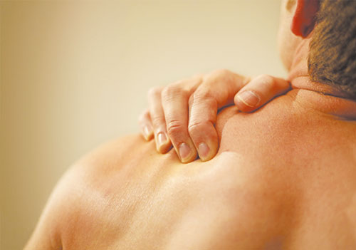 右肩膀酸痛是怎么回事 如何缓解疼痛