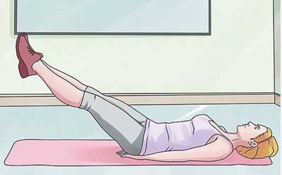 ② 仰卧抬腿   仰卧床上,患腿向上抬15度左右,初做时可保持1～3分钟